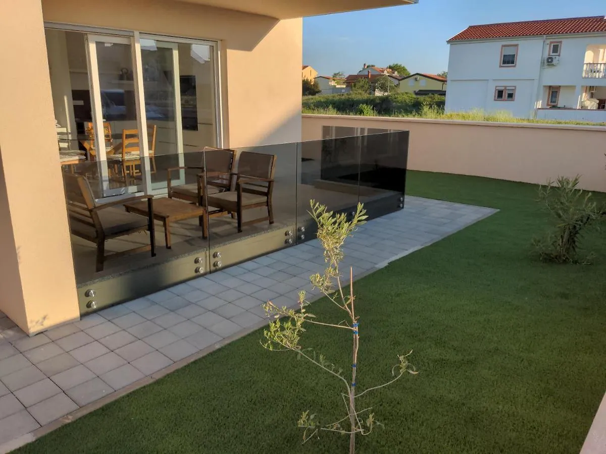 Apartment Deluxe In Nin 50 Meters From The Sea By Tourist Agency Leut