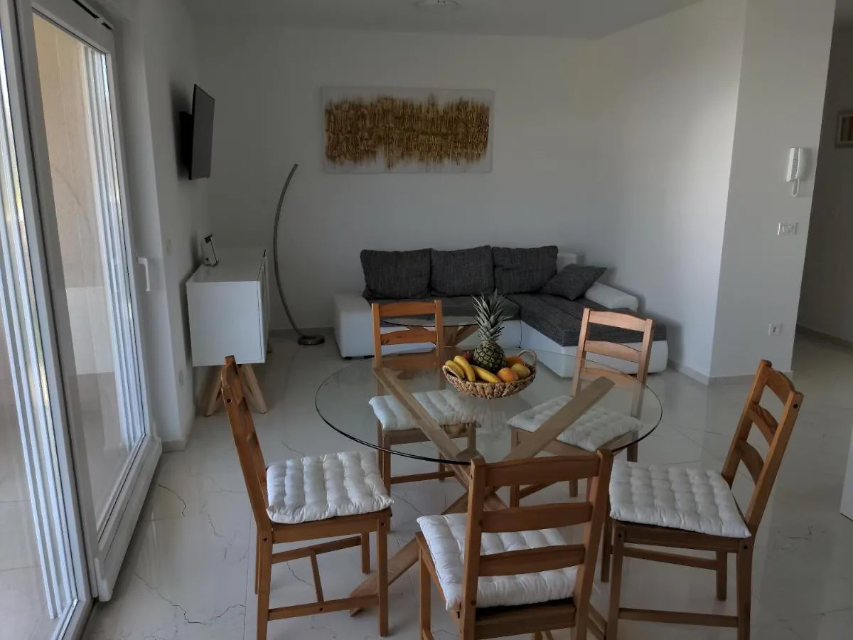 Apartment Deluxe In Nin 50 Meters From The Sea By Tourist Agency Leut