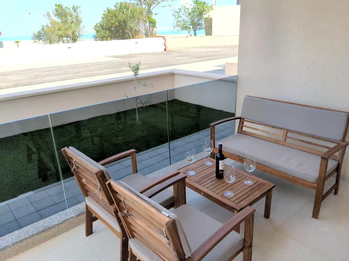 Apartment Deluxe In Nin 50 Meters From The Sea By Tourist Agency Leut